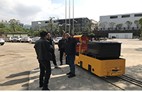 浙江客戶來廠驗(yàn)貨，參觀湘潭鋰電池電機(jī)車運(yùn)行測試