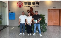 四川海外客戶(hù)來(lái)廠采購(gòu)遠(yuǎn)程遙控型5噸湘潭鋰電池電機(jī)車(chē)